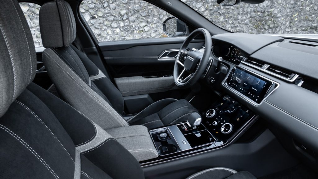 Range Rover Velar обновился: новые моторы и мультимедийка Pivi Pro
