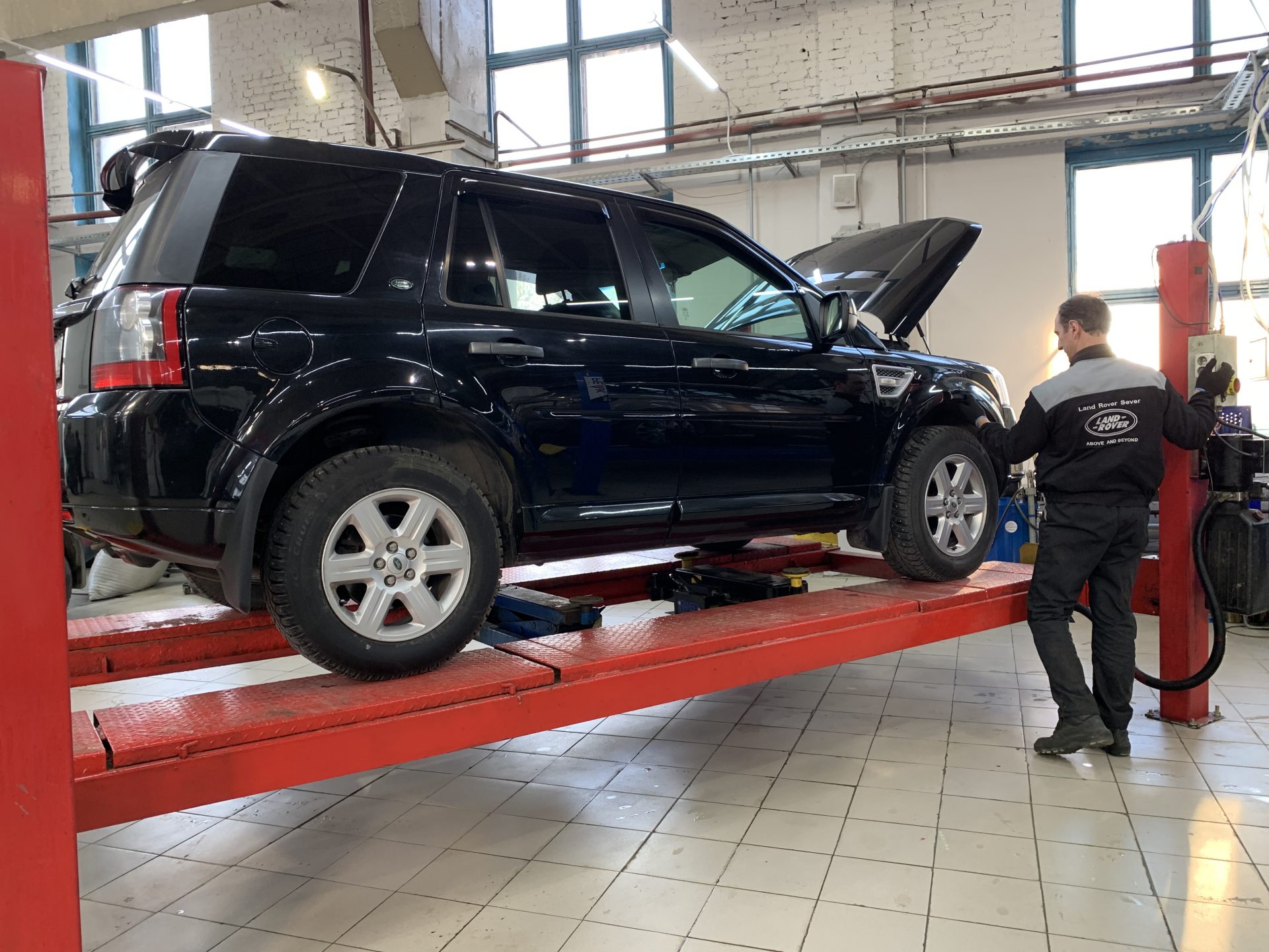 сервис ягуар ленд ровер. Land rover service. то автомобиля. Range rover техническое обслуживание. сервисный техцентр range rover evoque.