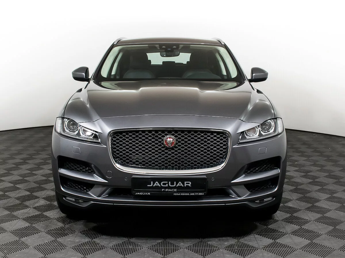 Характеристики jaguar. Jaguar f-Pace Grey. Jaguar f-Pace 2018. Jaguar f-Pace i серый. Ягуар f-Pace 2016 серый.
