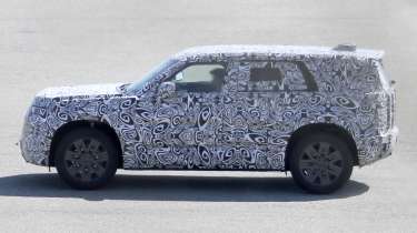 Land Rover Defender Sport 2026: электрический наследник Freelander выходит на тесты